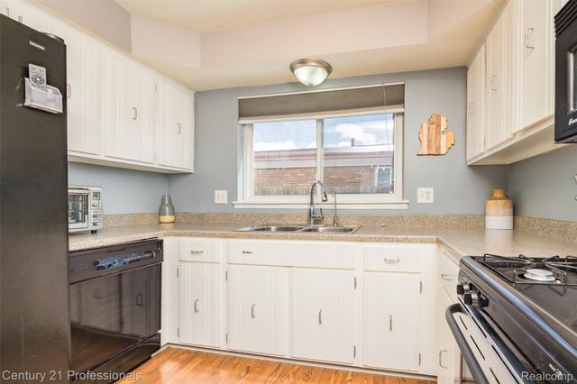 4939 Duchess Drive, Sterling Heights, MI 48310