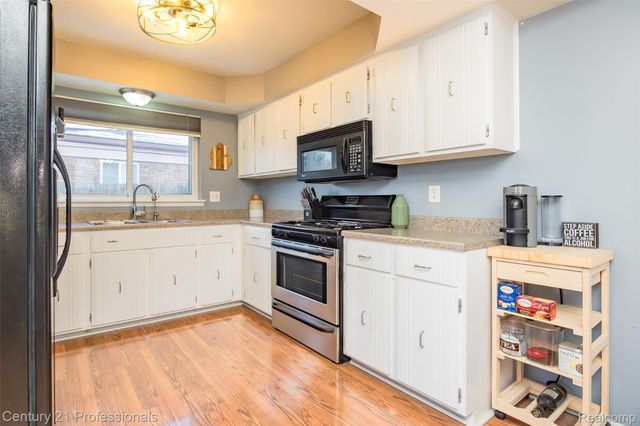 4939 Duchess Drive, Sterling Heights, MI 48310