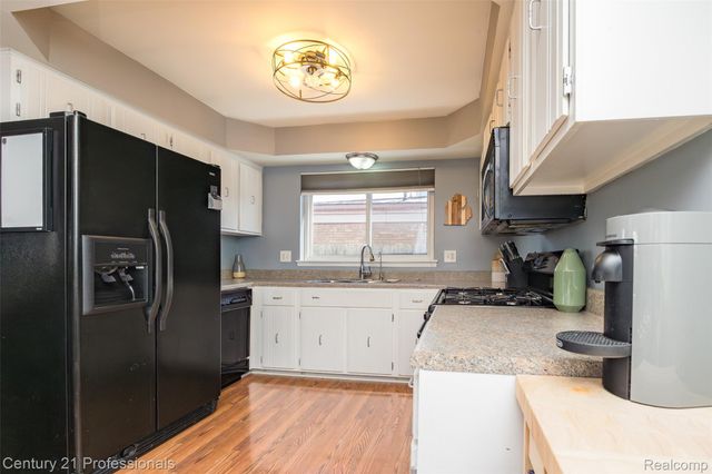 4939 Duchess Drive, Sterling Heights, MI 48310