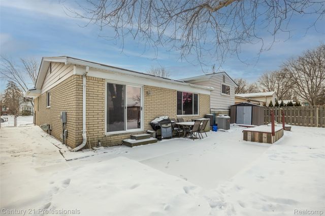 4939 Duchess Drive, Sterling Heights, MI 48310