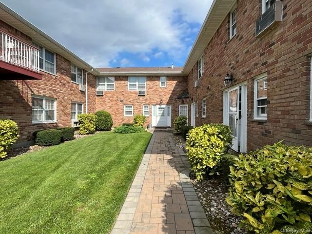 165 Manorhaven Boulevard G, Port Washington, NY 11050