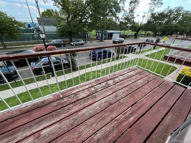 165 Manorhaven Boulevard G, Port Washington, NY 11050