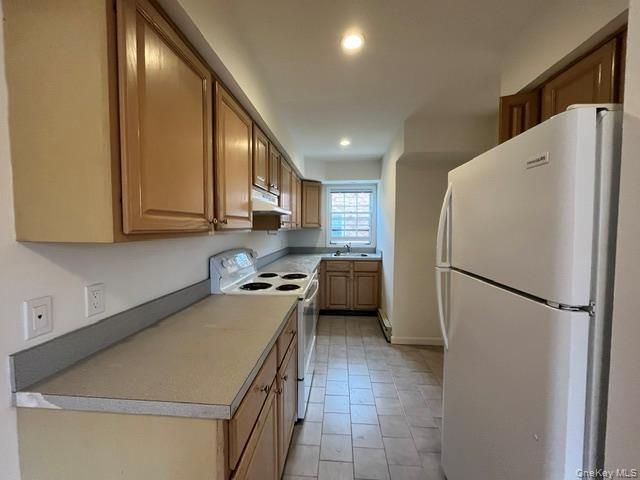 165 Manorhaven Boulevard G, Port Washington, NY 11050