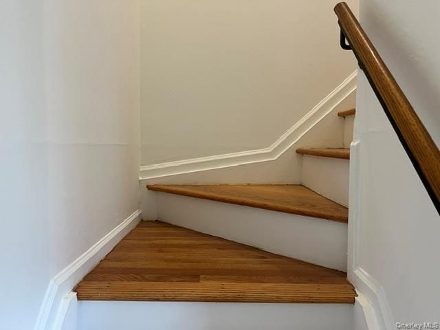 165 Manorhaven Boulevard G, Port Washington, NY 11050