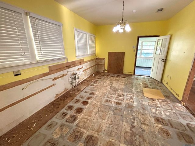 615 S Jefferson Ave, Port Allen, LA 70767