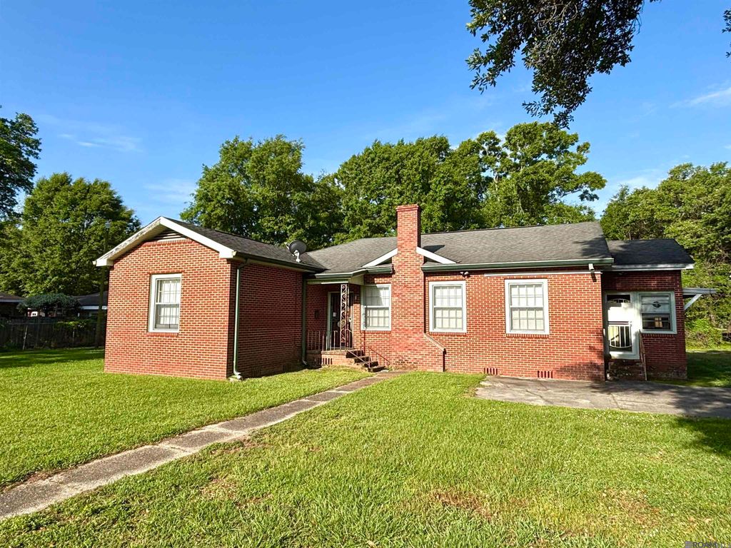 615 S Jefferson Ave, Port Allen, LA 70767