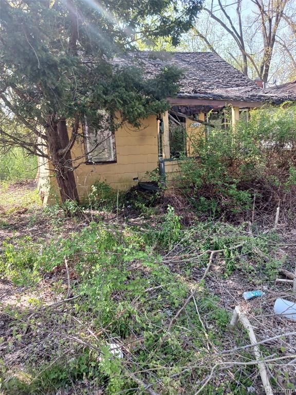 15485 Grayfield Street, Detroit, MI 48223