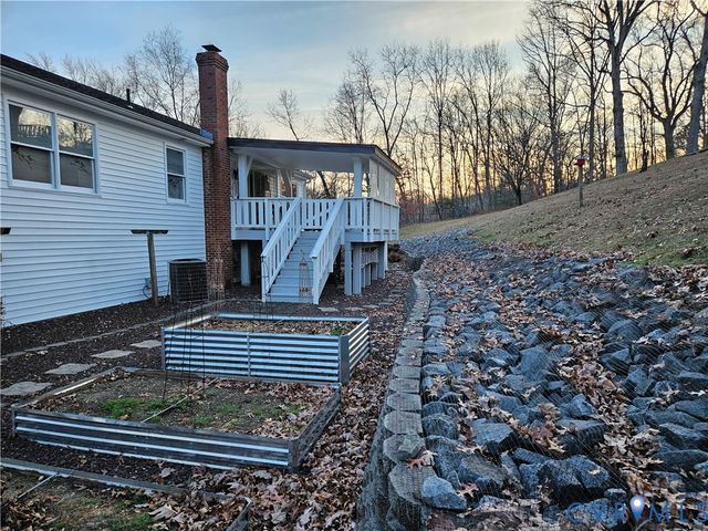 14464 Lipscomb Hill Ln, Milford, VA 22514