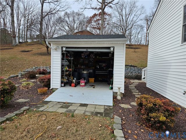 14464 Lipscomb Hill Ln, Milford, VA 22514