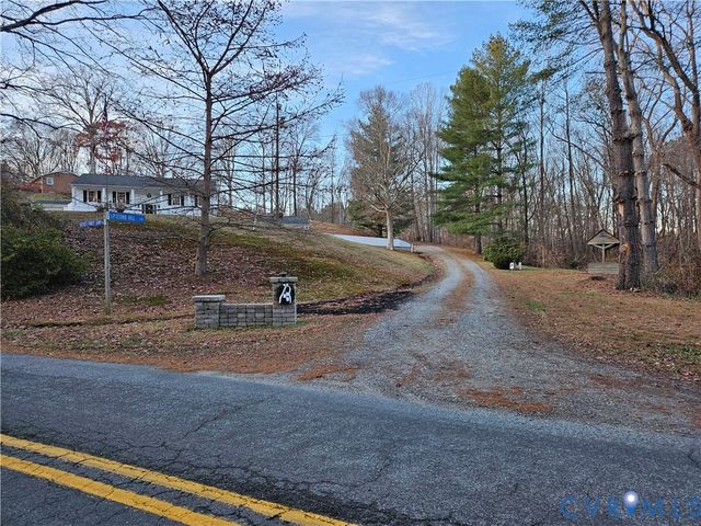 14464 Lipscomb Hill Ln, Milford, VA 22514