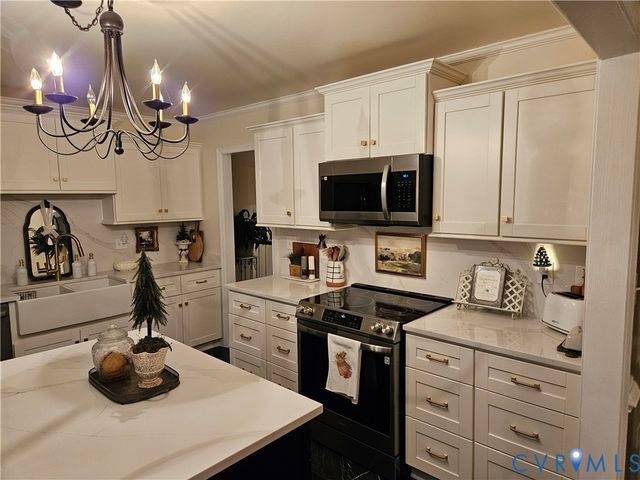 14464 Lipscomb Hill Ln, Milford, VA 22514