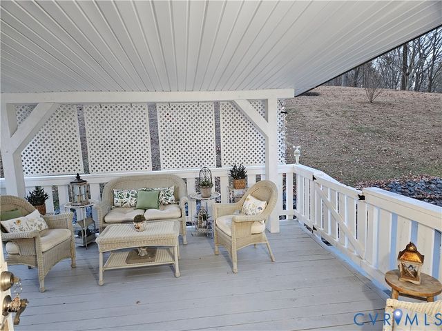 14464 Lipscomb Hill Ln, Milford, VA 22514