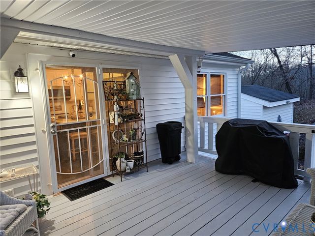 14464 Lipscomb Hill Ln, Milford, VA 22514