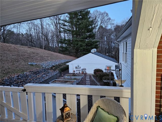 14464 Lipscomb Hill Ln, Milford, VA 22514