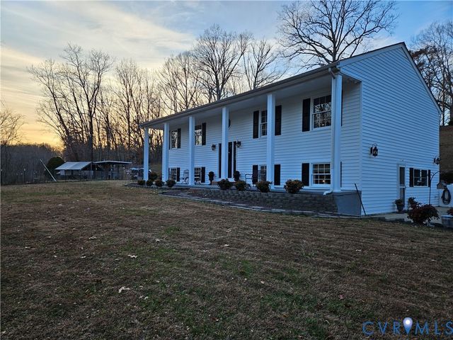 14464 Lipscomb Hill Ln, Milford, VA 22514