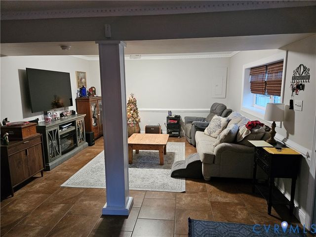 14464 Lipscomb Hill Ln, Milford, VA 22514
