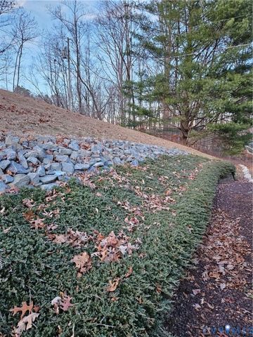 14464 Lipscomb Hill Ln, Milford, VA 22514