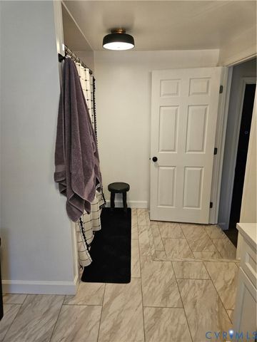 14464 Lipscomb Hill Ln, Milford, VA 22514