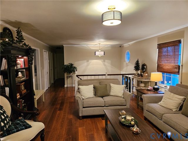 14464 Lipscomb Hill Ln, Milford, VA 22514