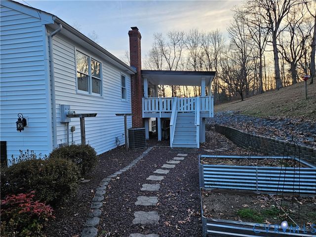 14464 Lipscomb Hill Ln, Milford, VA 22514