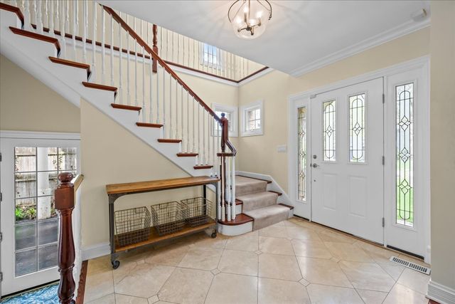 1139 Elmwood Avenue, Deerfield, IL 60015