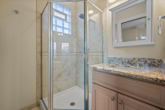 1139 Elmwood Avenue, Deerfield, IL 60015