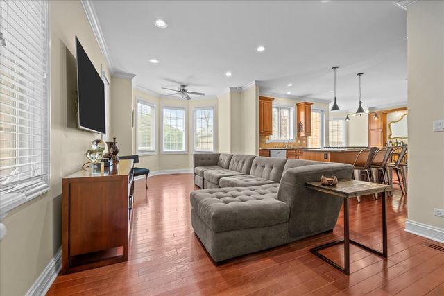 1139 Elmwood Avenue, Deerfield, IL 60015