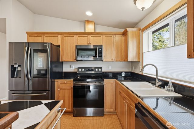 302 S Seventh Avenue, Port Hadlock, WA 98339