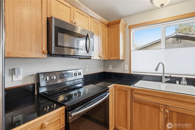 302 S Seventh Avenue, Port Hadlock, WA 98339