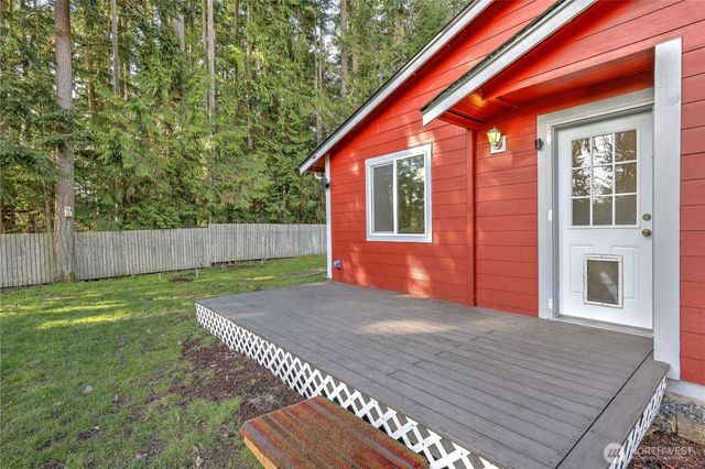 302 S Seventh Avenue, Port Hadlock, WA 98339