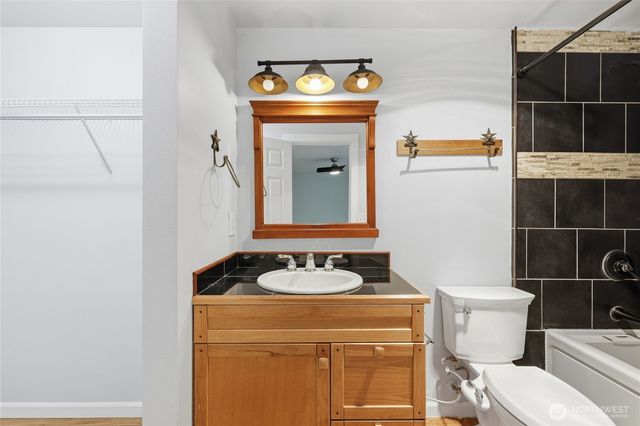 302 S Seventh Avenue, Port Hadlock, WA 98339