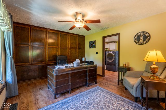 9888 Chestnut Lane, Indianapolis, IN 46239