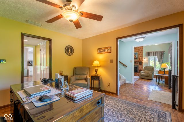 9888 Chestnut Lane, Indianapolis, IN 46239