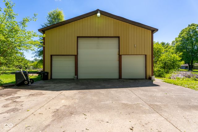 9888 Chestnut Lane, Indianapolis, IN 46239