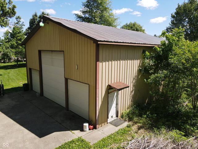 9888 Chestnut Lane, Indianapolis, IN 46239