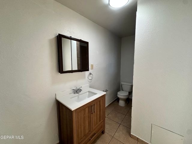 152 ELVIRA Way, El Paso, TX 79922