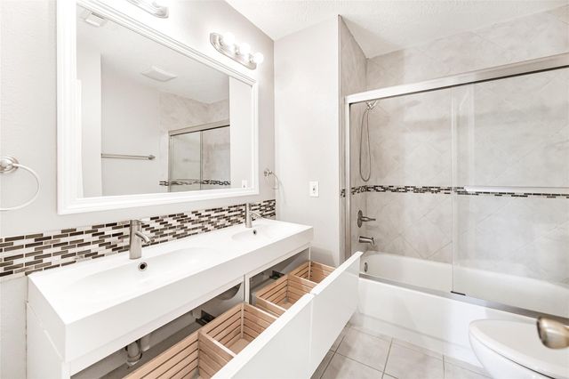 7015 Yardley Drive, Katy, TX 77494