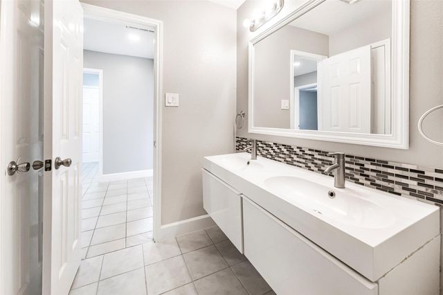 7015 Yardley Drive, Katy, TX 77494