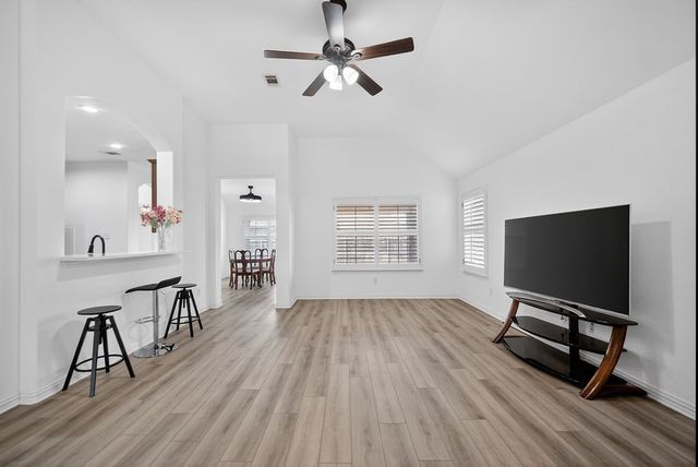 2360 Collin Drive, Grand Prairie, TX 75052
