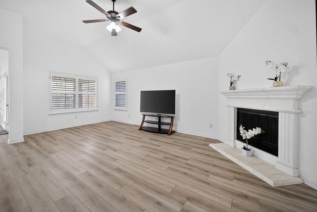 2360 Collin Drive, Grand Prairie, TX 75052