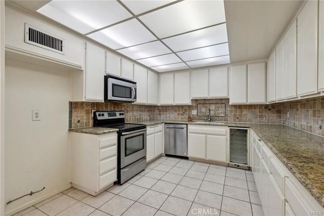 3213 La Encina Way 28, Pasadena, CA 91107