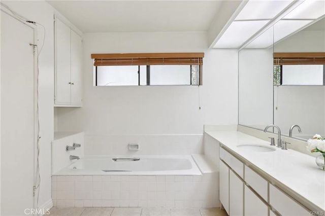 3213 La Encina Way 28, Pasadena, CA 91107