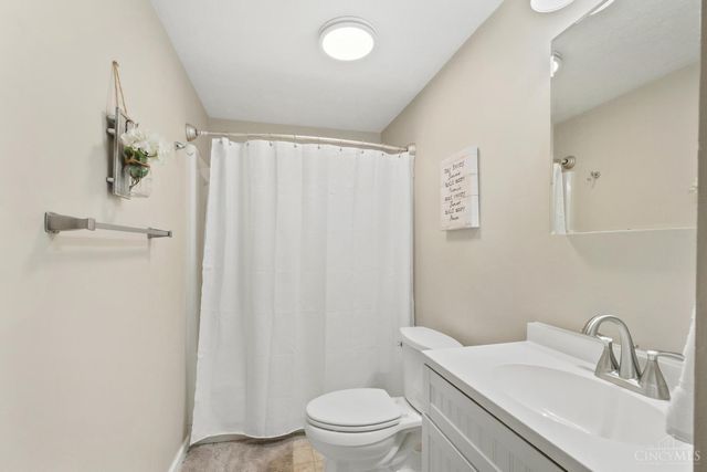 5158 Dundas Drive, Delhi Twp, OH 45238
