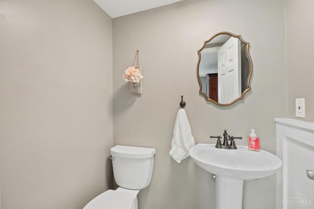 5158 Dundas Drive, Delhi Twp, OH 45238