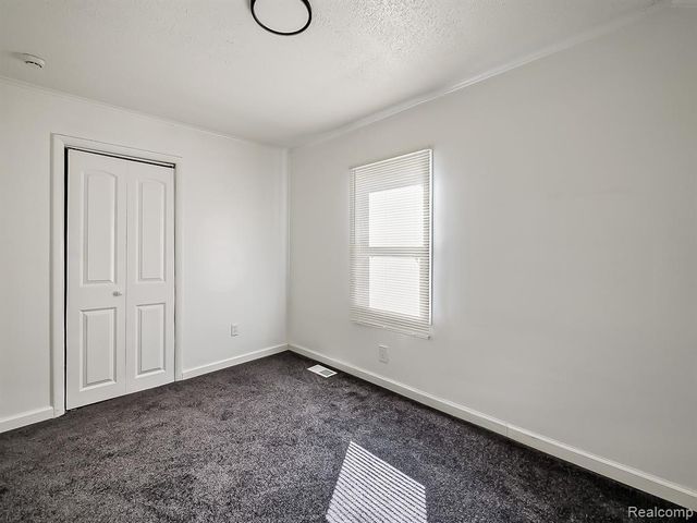 3811 Manistique Street, Detroit, MI 48215