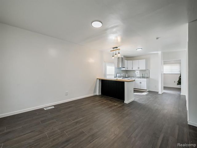 3811 Manistique Street, Detroit, MI 48215