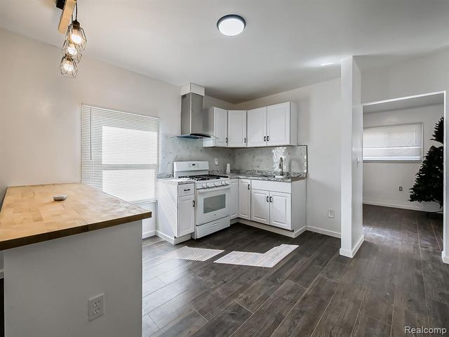 3811 Manistique Street, Detroit, MI 48215