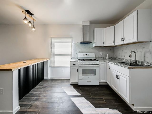 3811 Manistique Street, Detroit, MI 48215