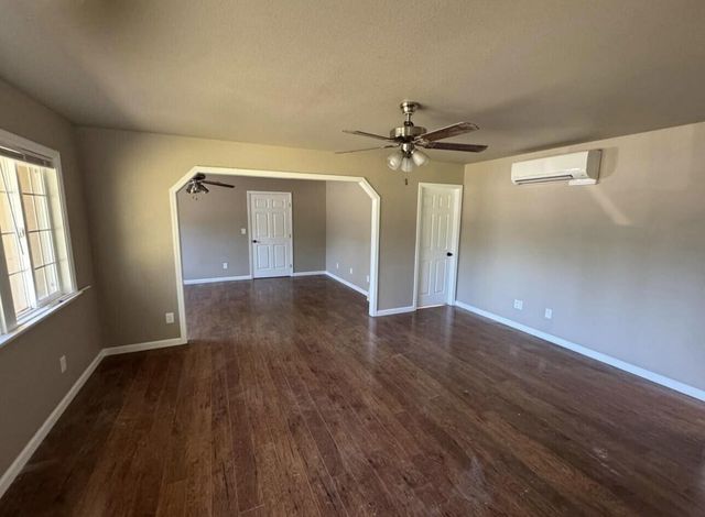 566 Roundup Avenue, Red Bluff, CA 96080