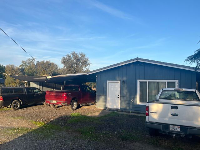 566 Roundup Avenue, Red Bluff, CA 96080